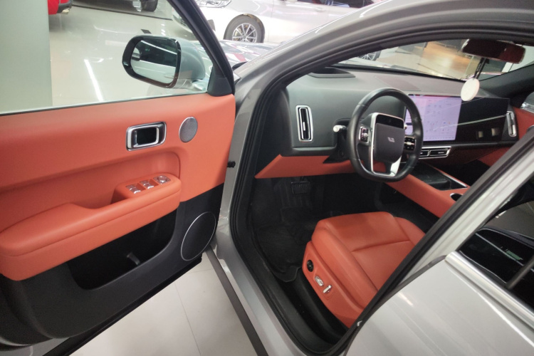 理想汽车 理想L6 2024款 Max中控内饰7003