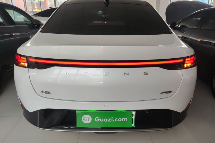 小鹏P5 2021款 550E车身外观6