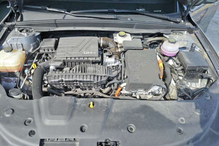 比亚迪 秦PLUS 2024款 荣耀版 DM-i 55KM领先型局部细节24