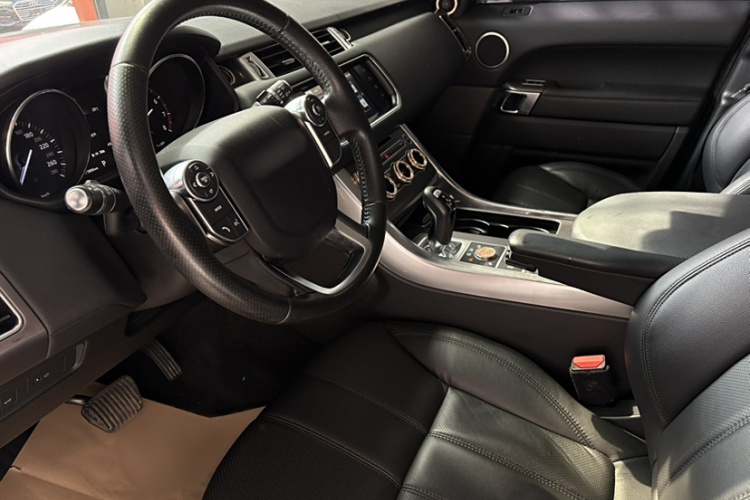 路虎 揽胜运动版 2016款 3.0 SC V6 SE中控内饰7006
