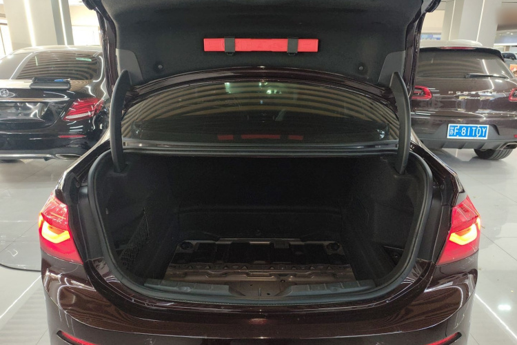 宝马1系 2018款 118i 运动型局部细节23