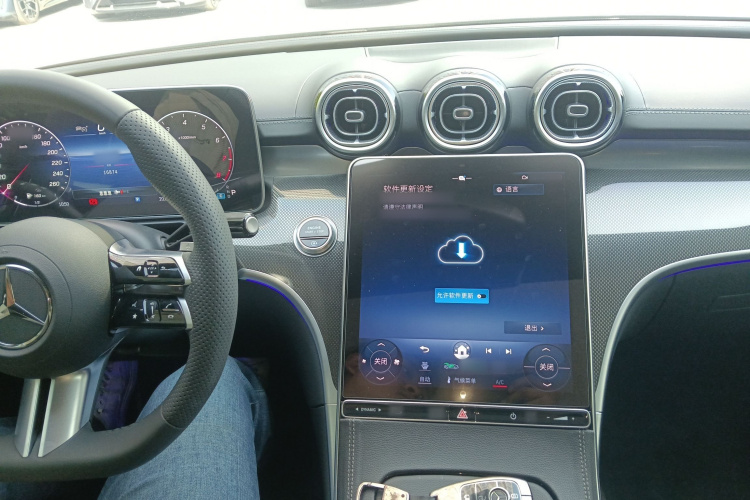 奔驰C级 2024款 改款 C 260 L 运动版中控内饰7002