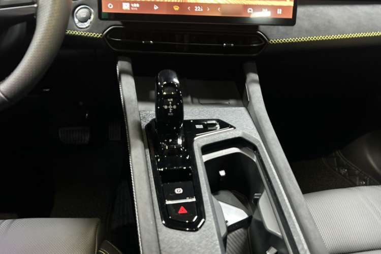 领克03 2026款 2.0TD 自动 Ultra中控内饰7006