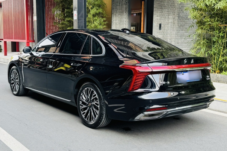 红旗H5 2023款 2.0T 自动智联旗畅版车身外观6003