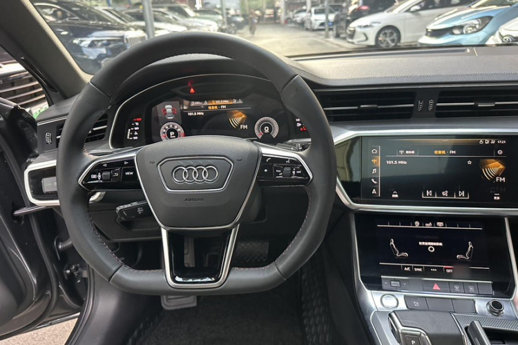 奥迪A6L 2019款 45 TFSI quattro 尊享动感型中控内饰7011