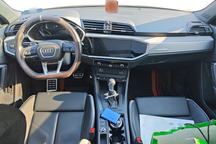 奥迪Q3 2024款 35 TFSI 时尚动感型中控内饰7002