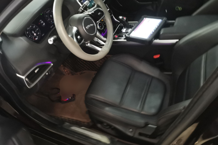 捷豹XEL 2020款 2.0T 250PS SE科技优雅版中控内饰19