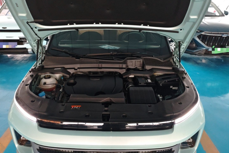 吉利汽车 吉利icon 2023款 1.5TD 巧克力醇巧版机舱底盘24