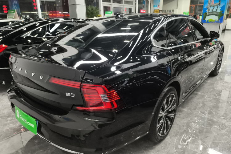 沃尔沃S90 2022款 B5 智逸豪华版车身外观7