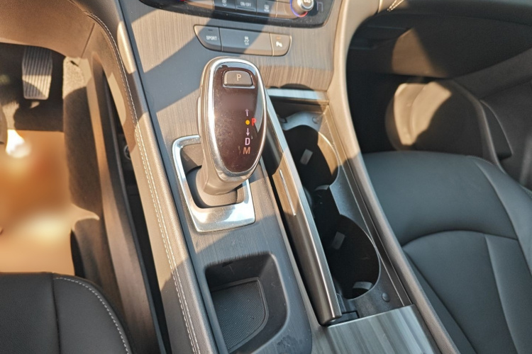 别克 君越 2022款 652T 豪华型局部细节18