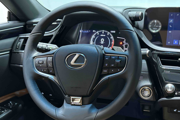 雷克萨斯ES 2022款 200 卓越版中控内饰7014