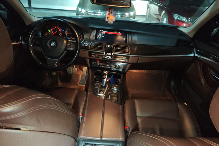 宝马5系 2014款 525Li 豪华设计套装中控内饰12