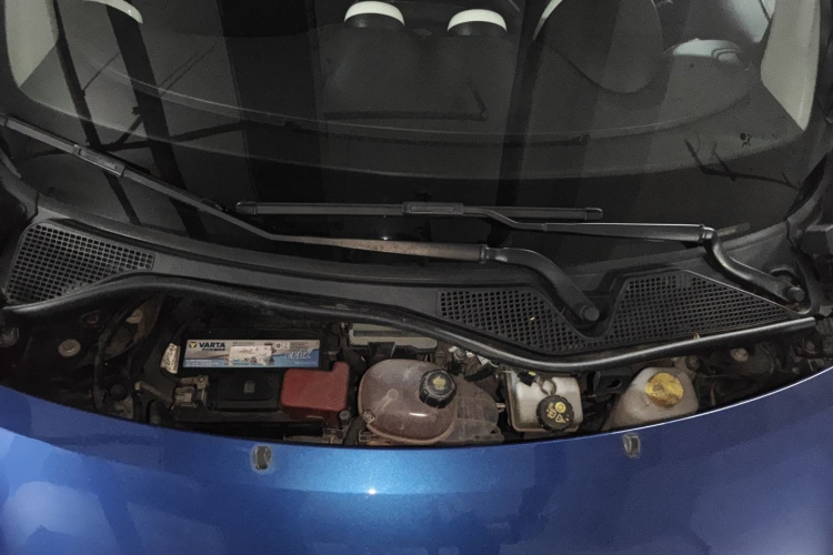 smart forfour 2018款 1.0L 52千瓦灵动版机舱底盘24