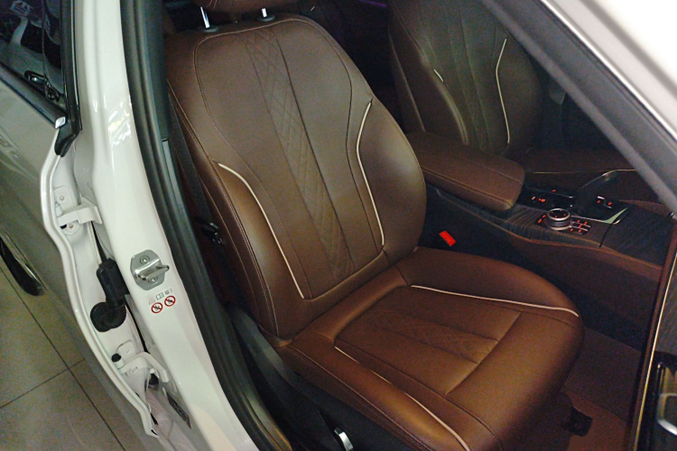 宝马5系 2022款 改款 530Li xDrive M运动套装局部细节41