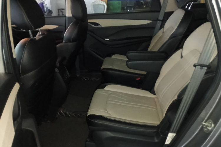 宝骏360 2018款 1.5L 自动豪华型 国V中控内饰21