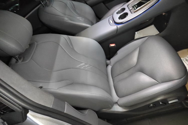 小鹏G7 2025款 702 超长续航 Max局部细节41