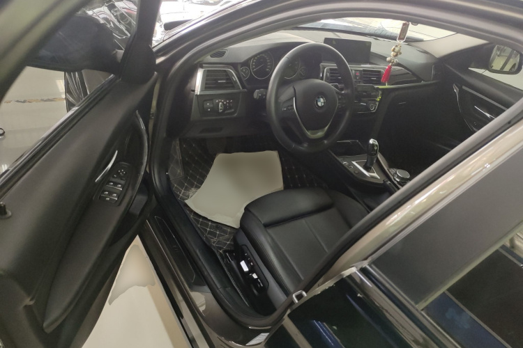 宝马3系 2019款 320Li 时尚型中控内饰20