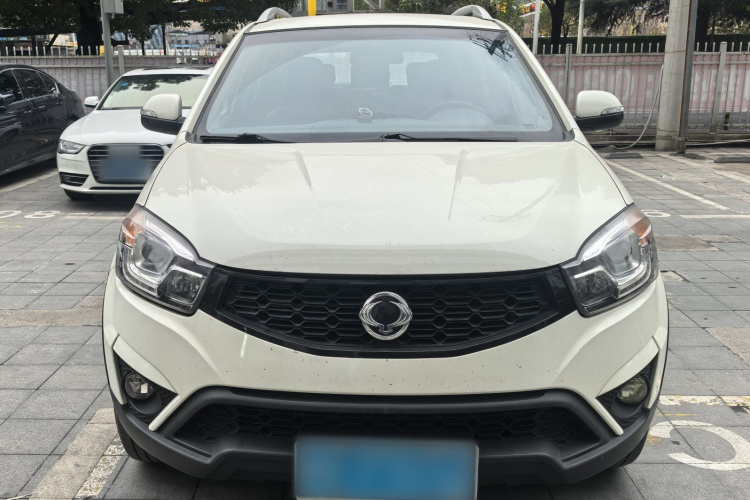 双龙 柯兰多 2014款 2.0L 汽油两驱自动精英导航版车身外观6001