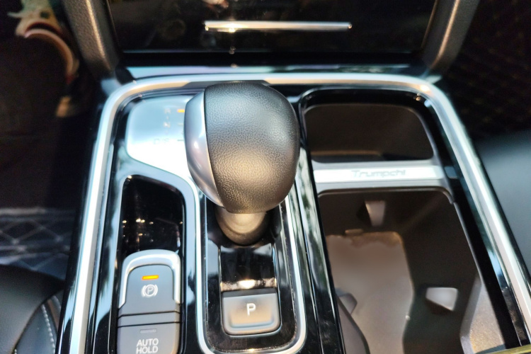 广汽传祺 传祺GS8 2021款 390T 两驱暗夜骑士版局部细节18