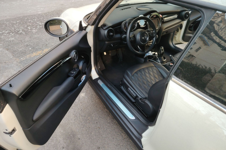 MINI 2018款 1.5T ONE PLUS中控内饰20