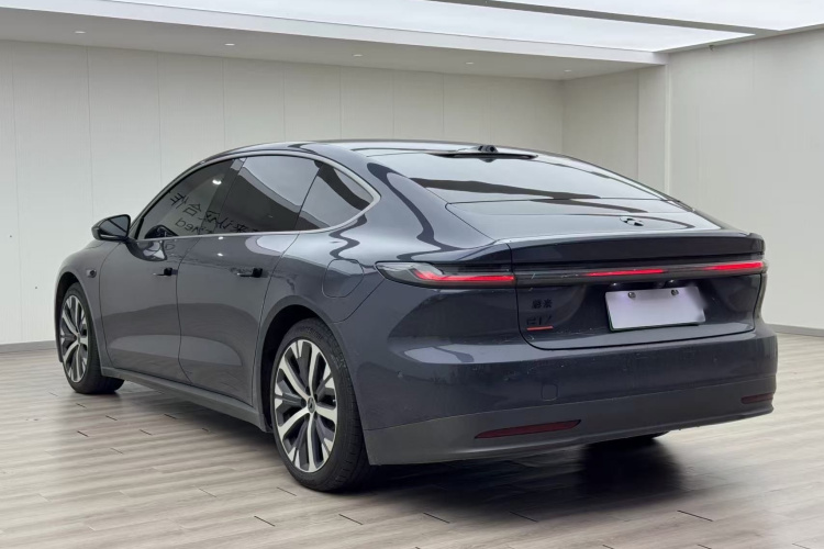 蔚来ET7 2022款 100kWh 首发版车身外观4