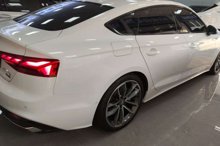 奥迪A5 2021款 Sportback 45 TFSI quattro 臻选动感型车身外观7