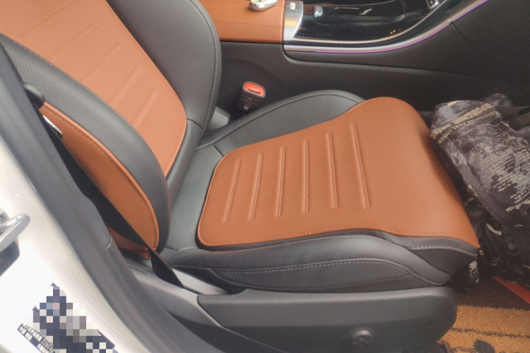 奔驰C级 2023款 改款 C 260 L 皓夜运动版局部细节41