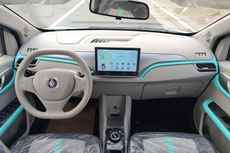 江铃集团新能源 易至EV3 2025款 Plus 330KM舒适型中控内饰7001