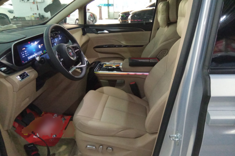 别克GL8新能源 2025款 陆尚 尊享版 7座中控内饰19