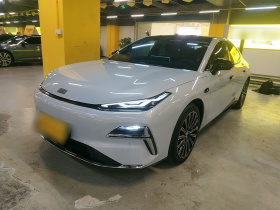 吉利银河 银河星耀8 2025款 130km EM-i 旗舰版