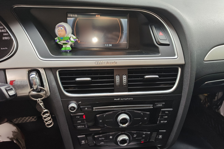 奥迪A4L 2013款 35 TFSI 自动标准型局部细节16