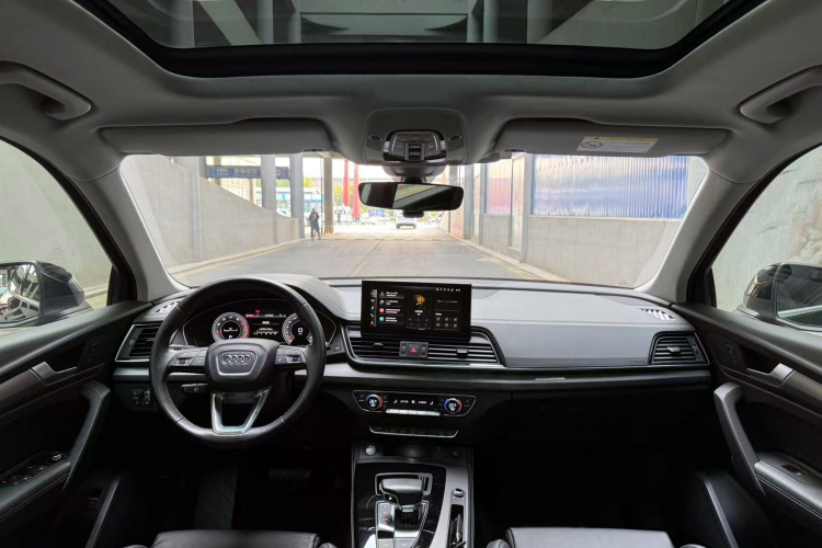 奥迪Q5L 2022款 改款 40T 豪华动感型中控内饰7001