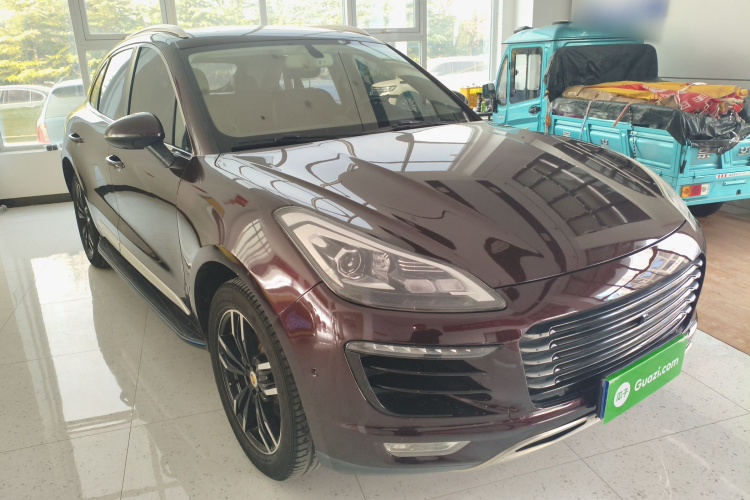 众泰SR9 2017款 2.0T 自动极致之梦版车身外观3