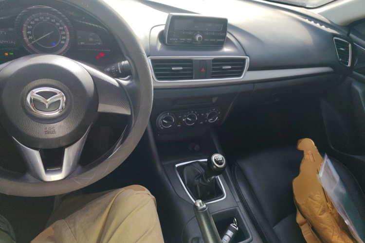 马自达3 昂克赛拉 2014款 三厢 1.5L 手动舒适型中控内饰12