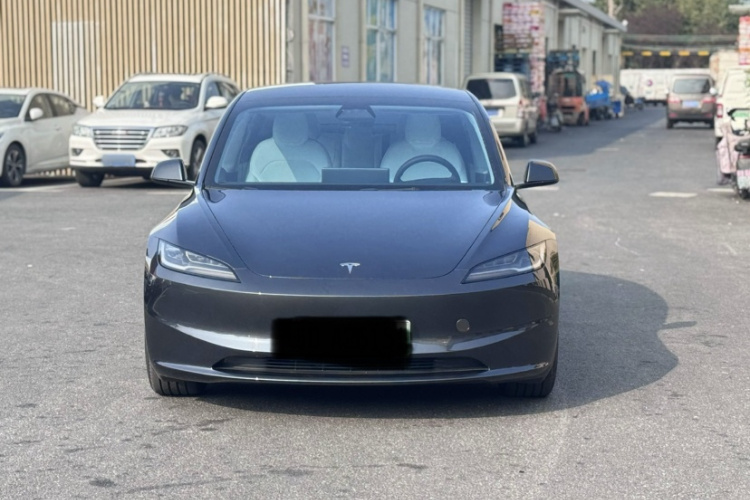 特斯拉 Model 3 2023款 长续航全轮驱动版车身外观6004