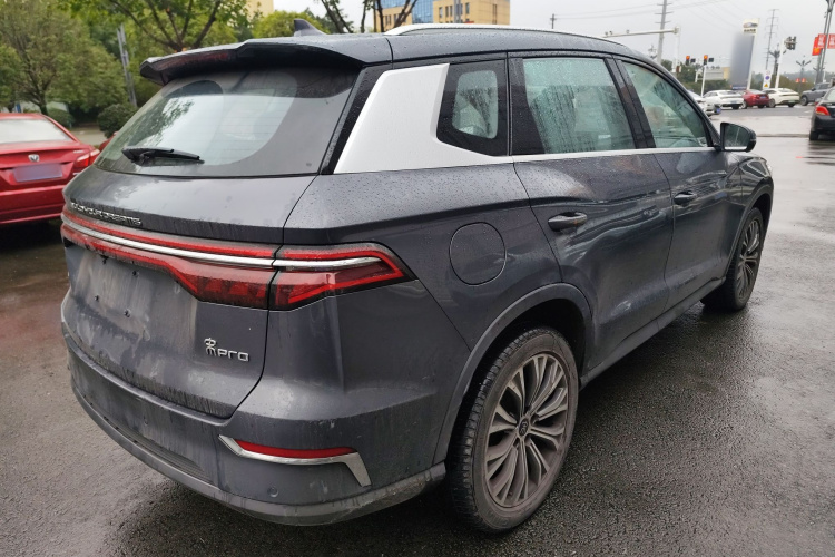 比亚迪 宋Pro新能源 2019款 DM 1.5T 四驱性能版旗舰型车身外观7