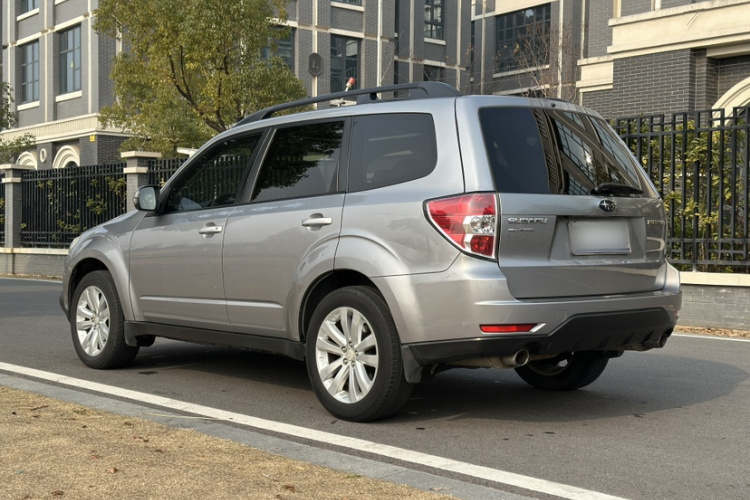 斯巴鲁 森林人 2011款 2.5XS 自动豪华版车身外观6002