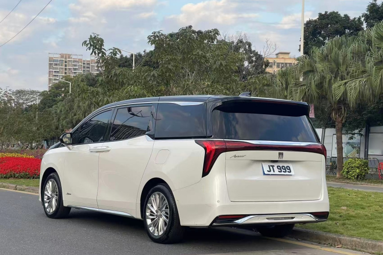 别克 世纪 2023款 2.0T 七座蕴世版车身外观4