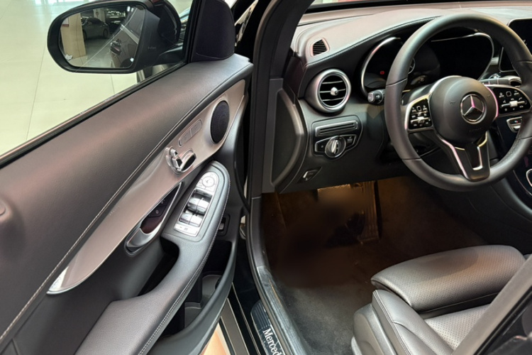 奔驰GLC 2022款 改款三 GLC 260 L 4MATIC 动感型中控内饰7007