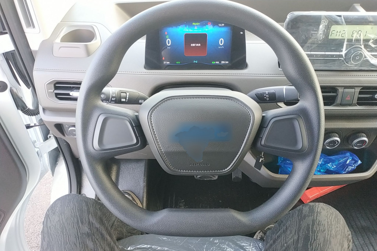 江铃 E福顺 2025款 明窗版 41.86kwh 短轴低顶中控内饰13