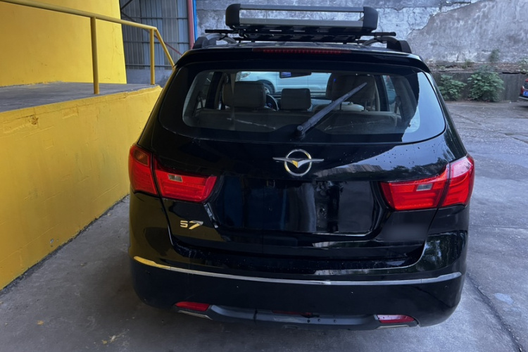 海马S7 2015款 改款 2.0L 自动纵驰型车身外观6004