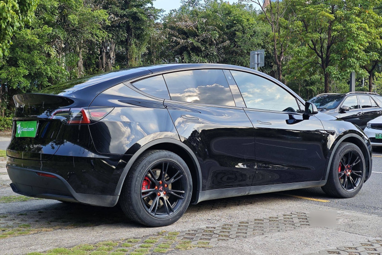 特斯拉 Model Y 2022款 后轮驱动版车身外观6003