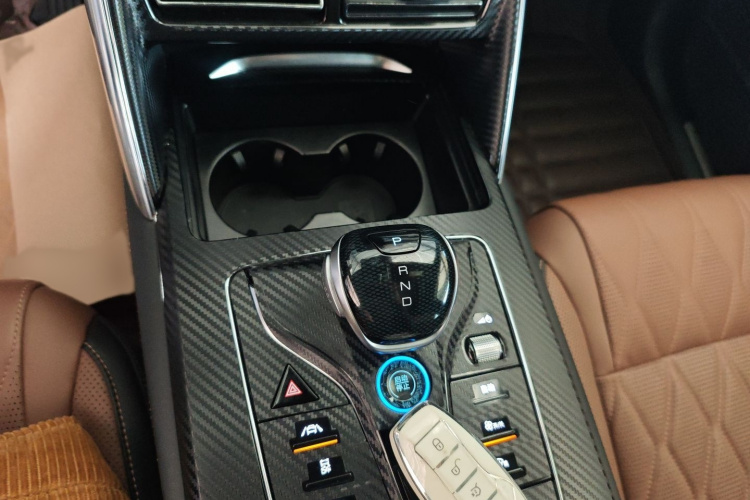 比亚迪 唐新能源 2021款 DM-i 112KM 尊贵型局部细节18