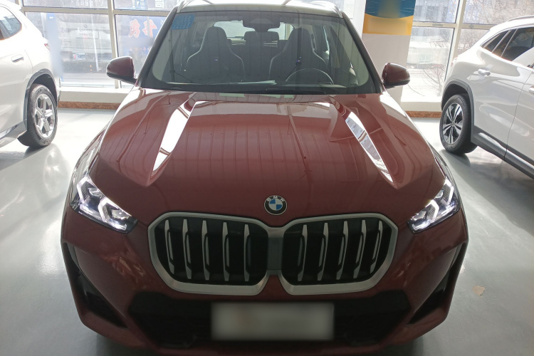 宝马X1 2023款 xDrive25Li M运动套装车身外观2