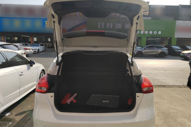 福特 福克斯 2015款 两厢 1.6L 自动舒适型局部细节23