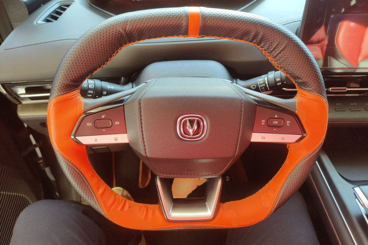 长安CS55PLUS 2022款 第二代 1.5T DCT尊贵型中控内饰13