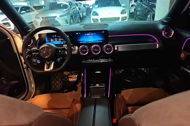 奔驰GLB AMG 2024款 AMG GLB 35 4MATIC中控内饰12