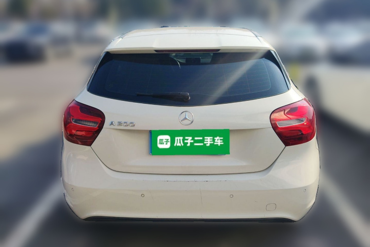 奔驰A级(进口) 2016款 A 200 动感型车身外观6