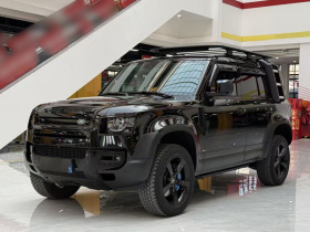 路虎卫士 2023款 改款 110 3.0T P400 暗黑特别版