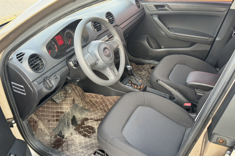 大众 捷达 2015款 质惠版 1.6L 自动时尚型中控内饰7003